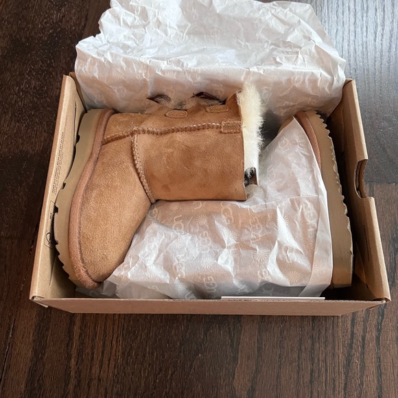 Ugg Toddler Kids T Bailey Bow II Ugg Color Chestnut Brown Suede Size 8 - Picture 8 of 8